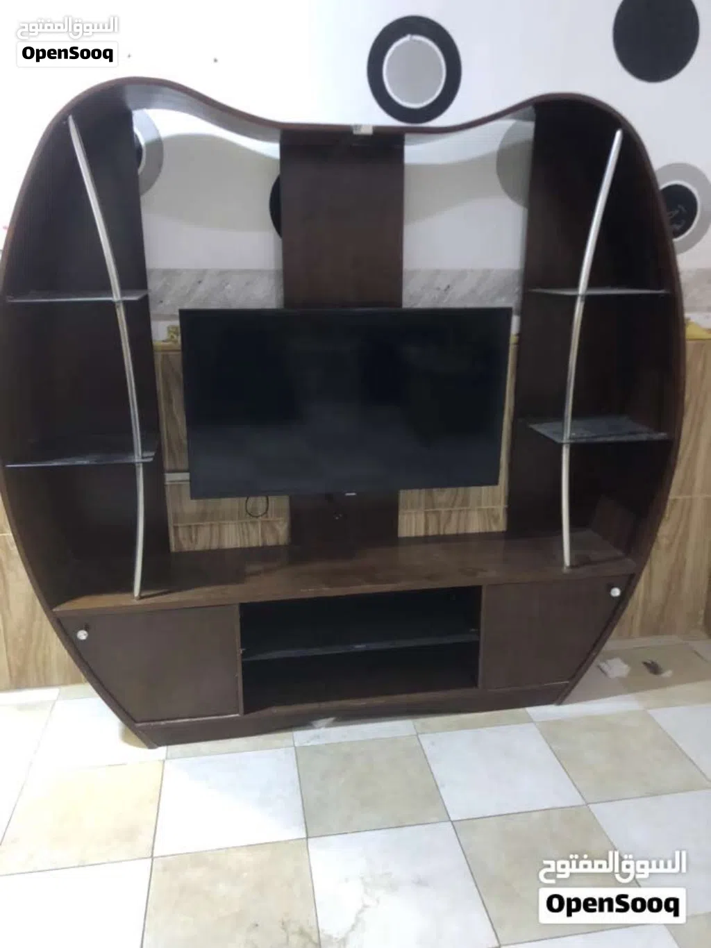 معرض خشب صاجي تركي درجة ممتازه عرض 2 متر ارتفاع 2 متر مابي اي ضرر نظيف جدا