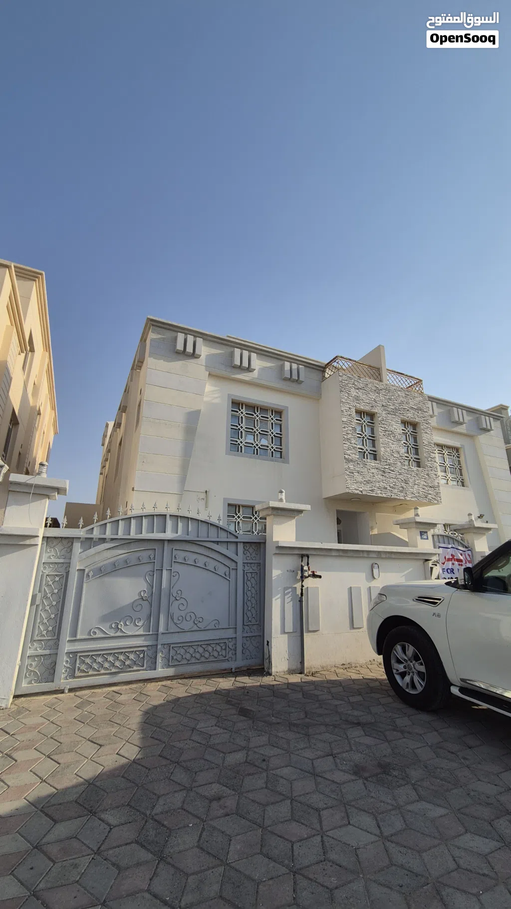 فلة فاخرة للايجار بالمعبيلة(حلبان مقابل بوابة الجامعة الالمانية الشمالية