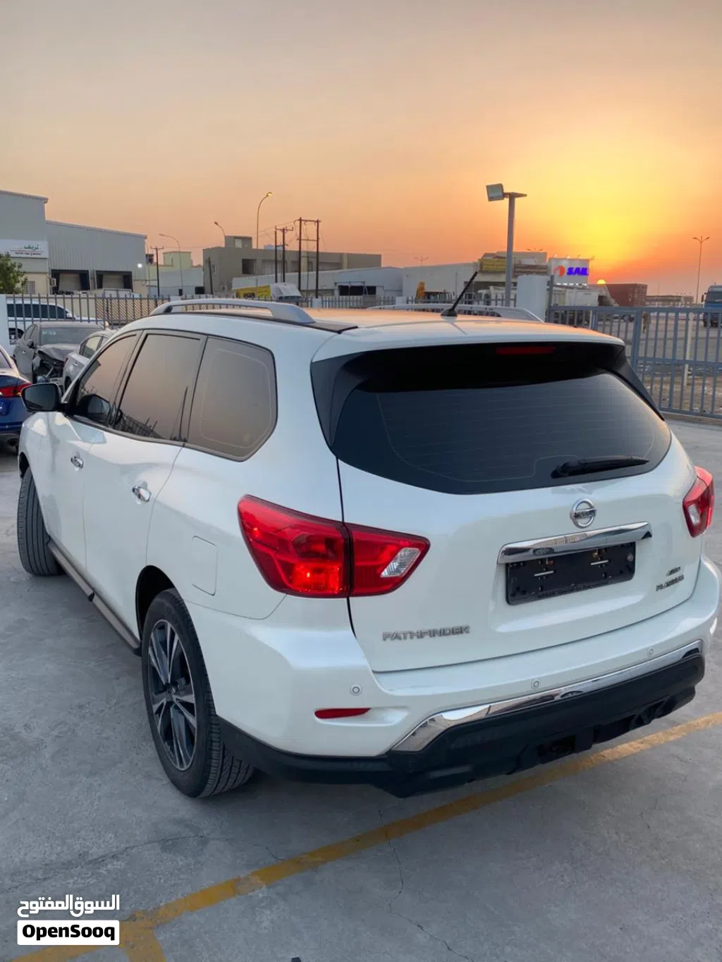 Nissan Pathfinder XE