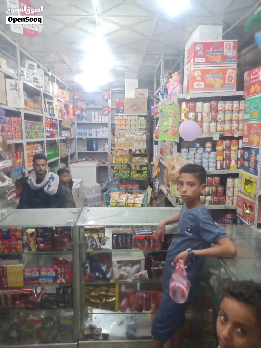 يوجد لدينا بقالة للبيع بمليون وخمس مائةعلى شارع رئيسي