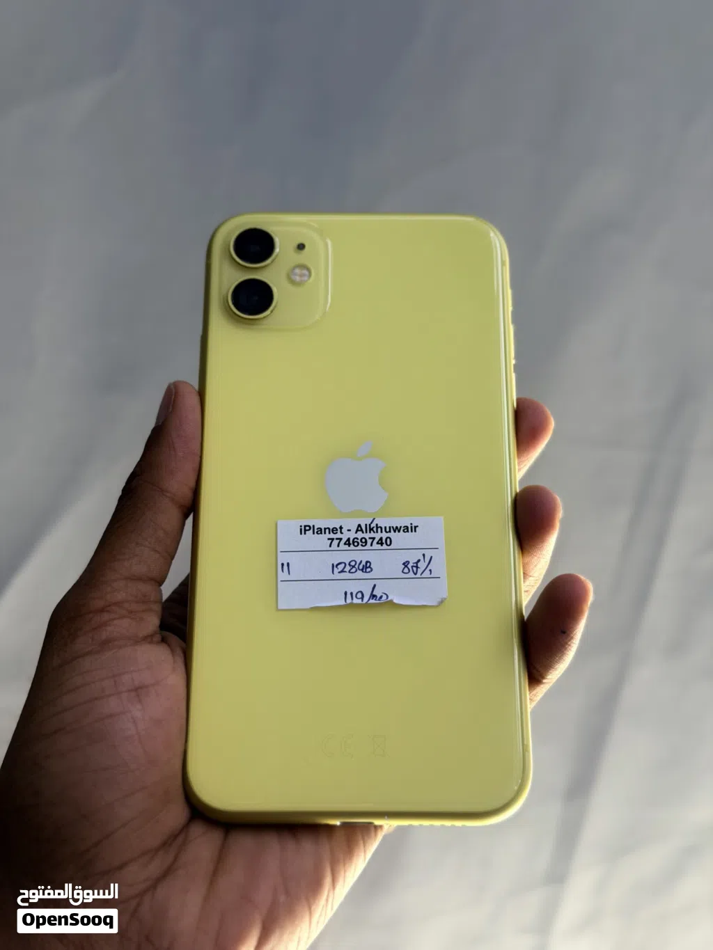 11 128GB 87% battery and very clean and good condition and good performance
