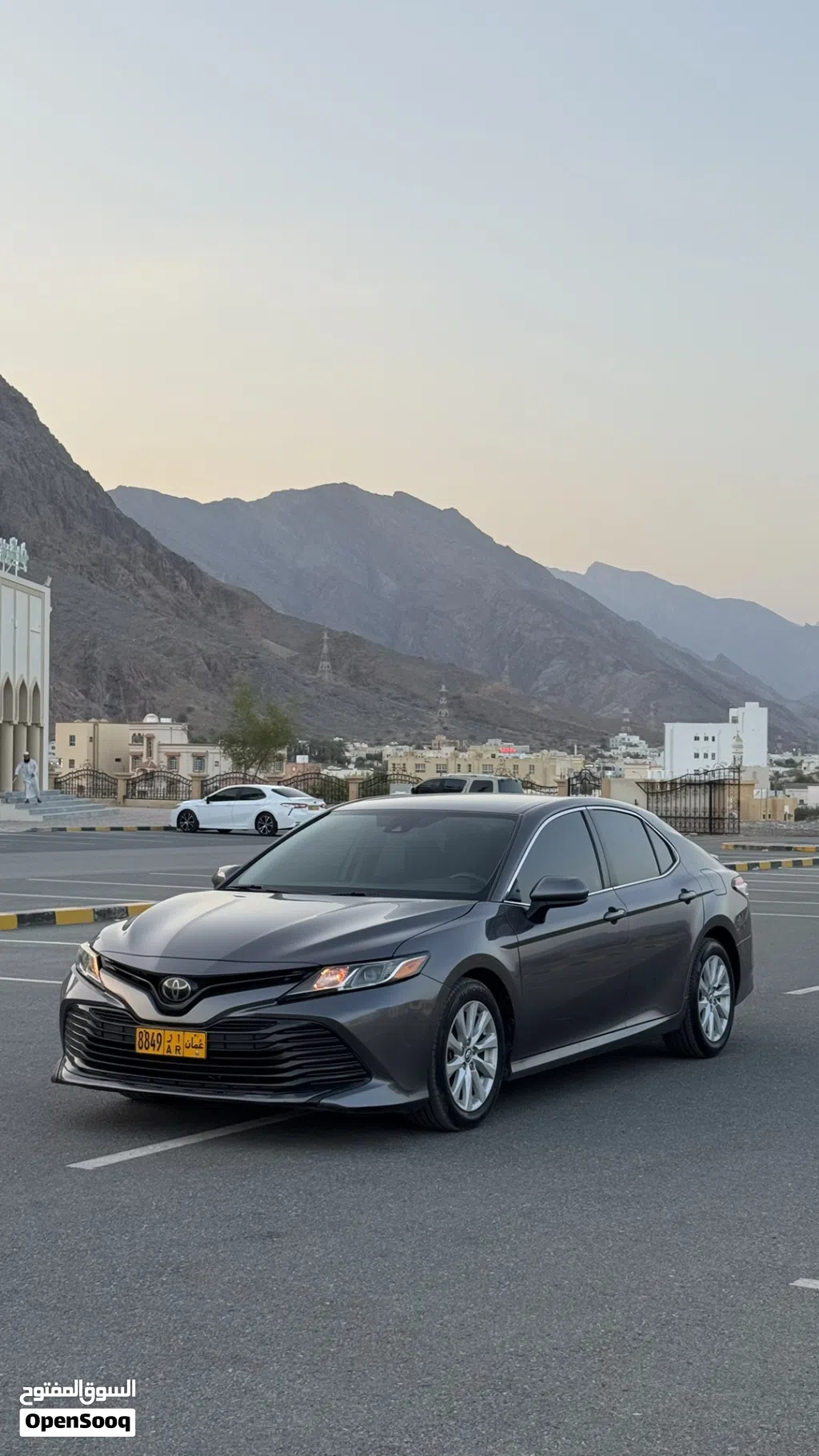 تويوتا كامري LE