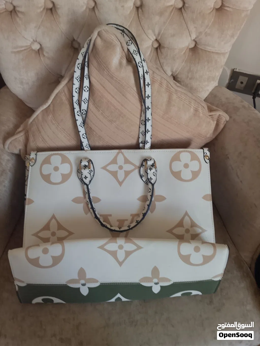 شنطة LV حجم كبير / طبق الاصل
