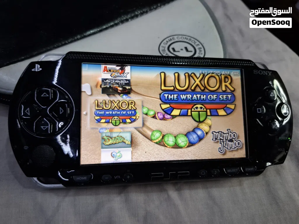 PSP SONY P1000 MODEL.BLACK COLOR 4GB SD CARD WITH 25 GAMES