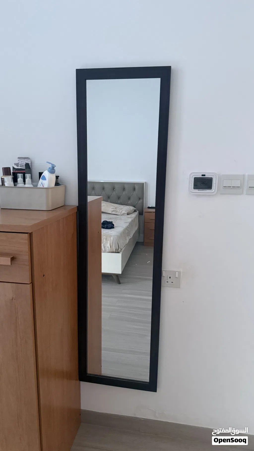Cupboard r dressing talble with mirror and cabinets