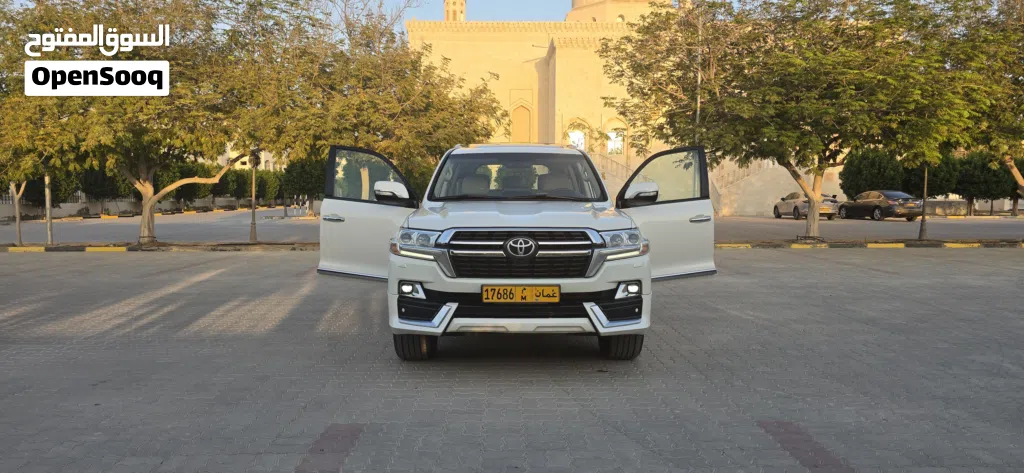 تويوتا لاند كروزر GXR