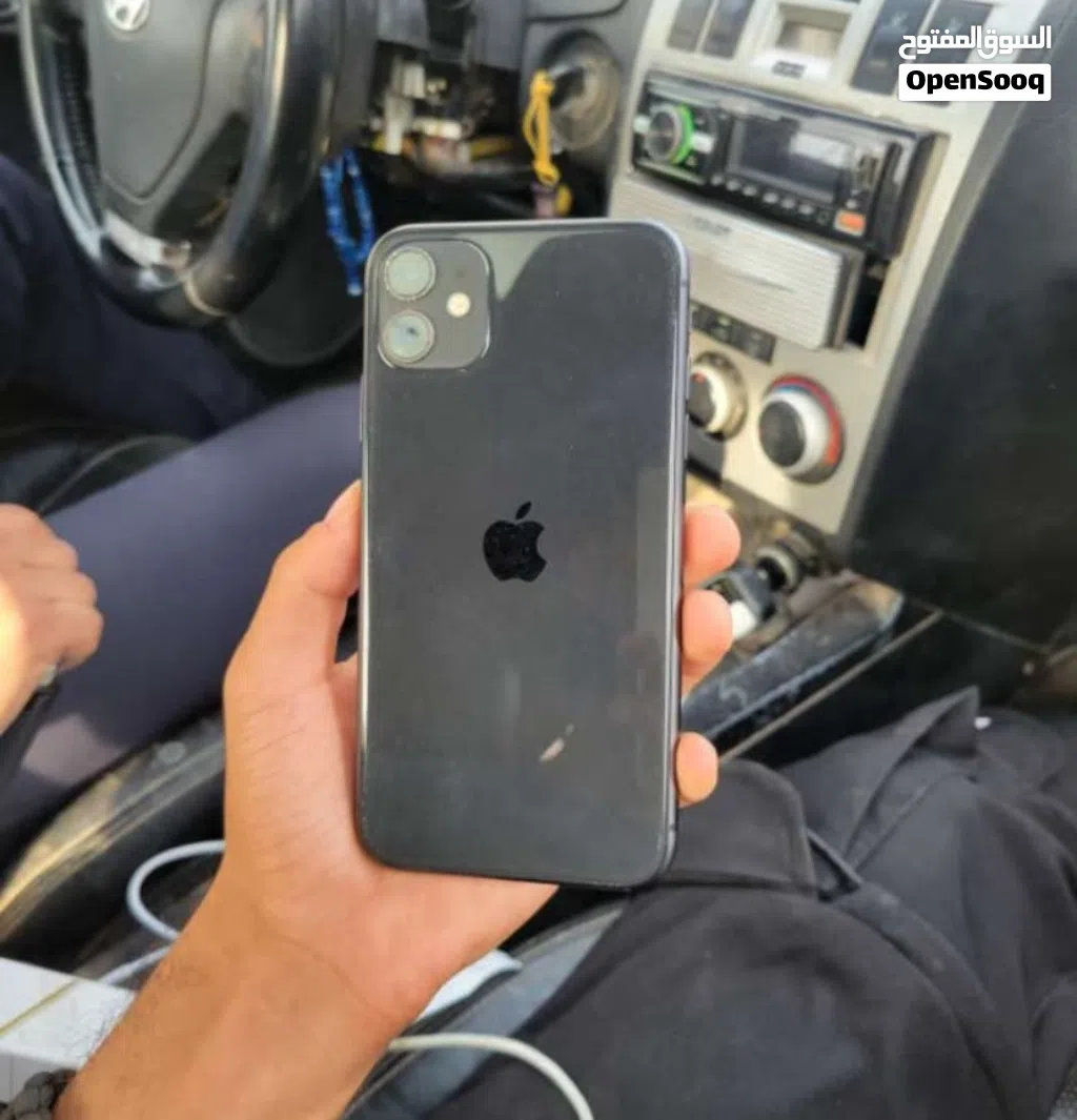 ايفون11 العادي
