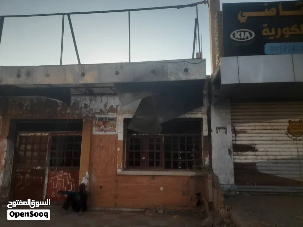 محل للإيجار في شارع الحرية موقع مميز جدا ومساحة ممتازة.