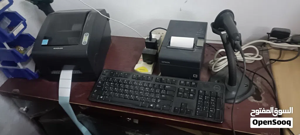جهاز محاسبة مع ملحقاته