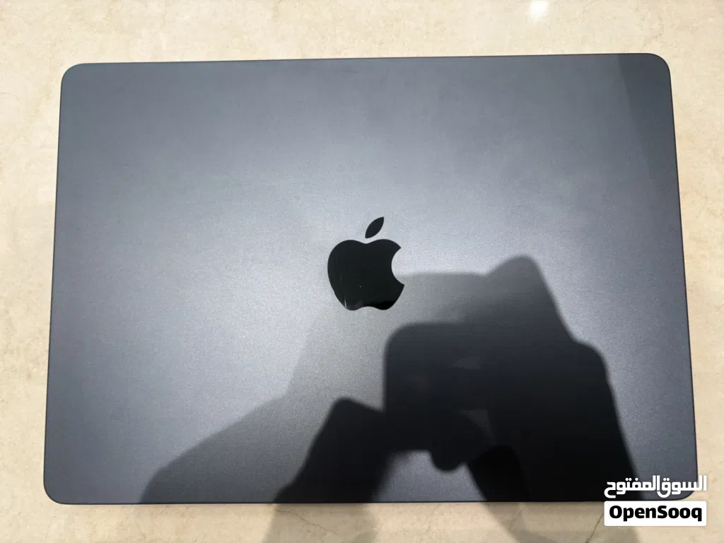 MacBook Air M2 (2022) – Excellent Condition