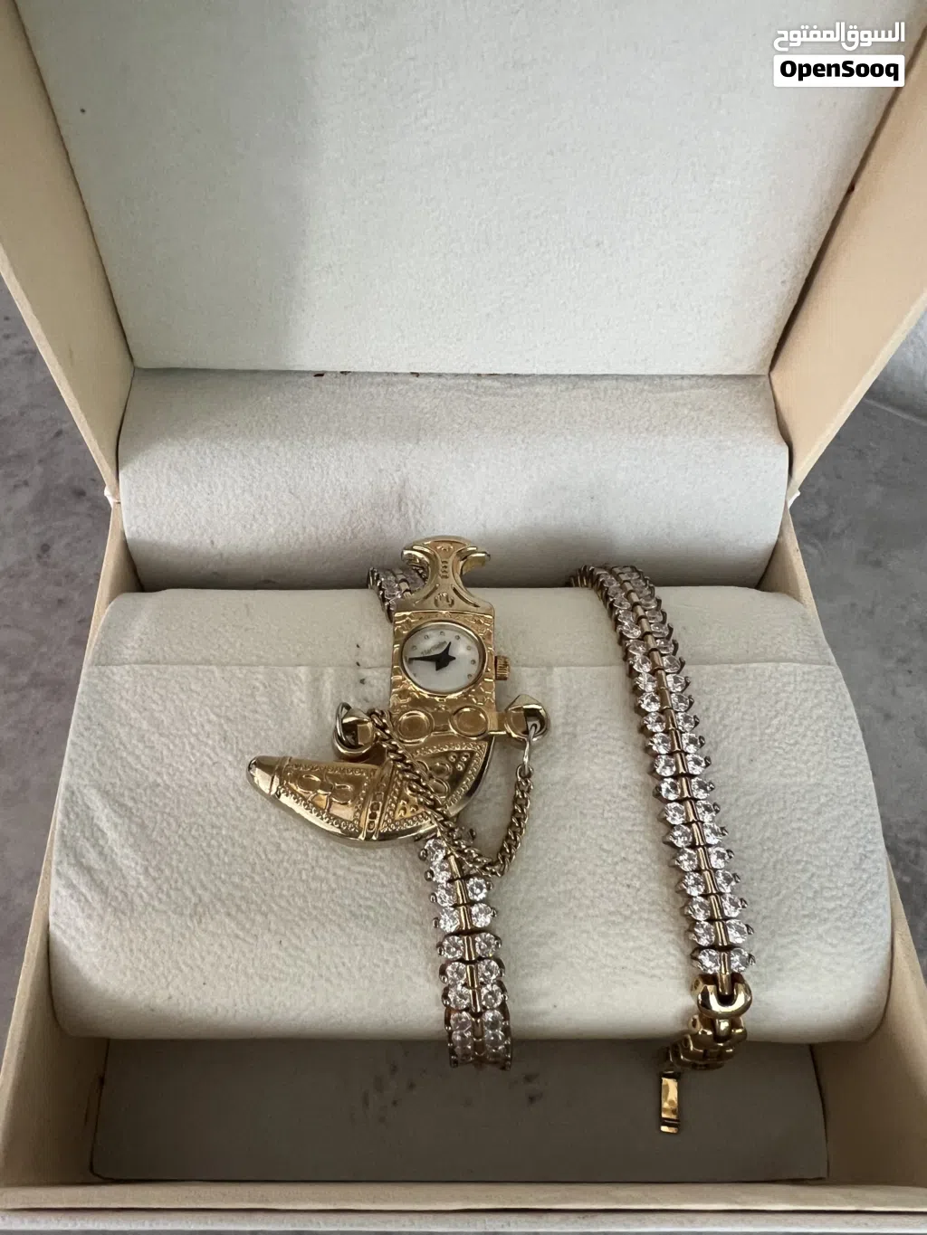 NoorMajan watch