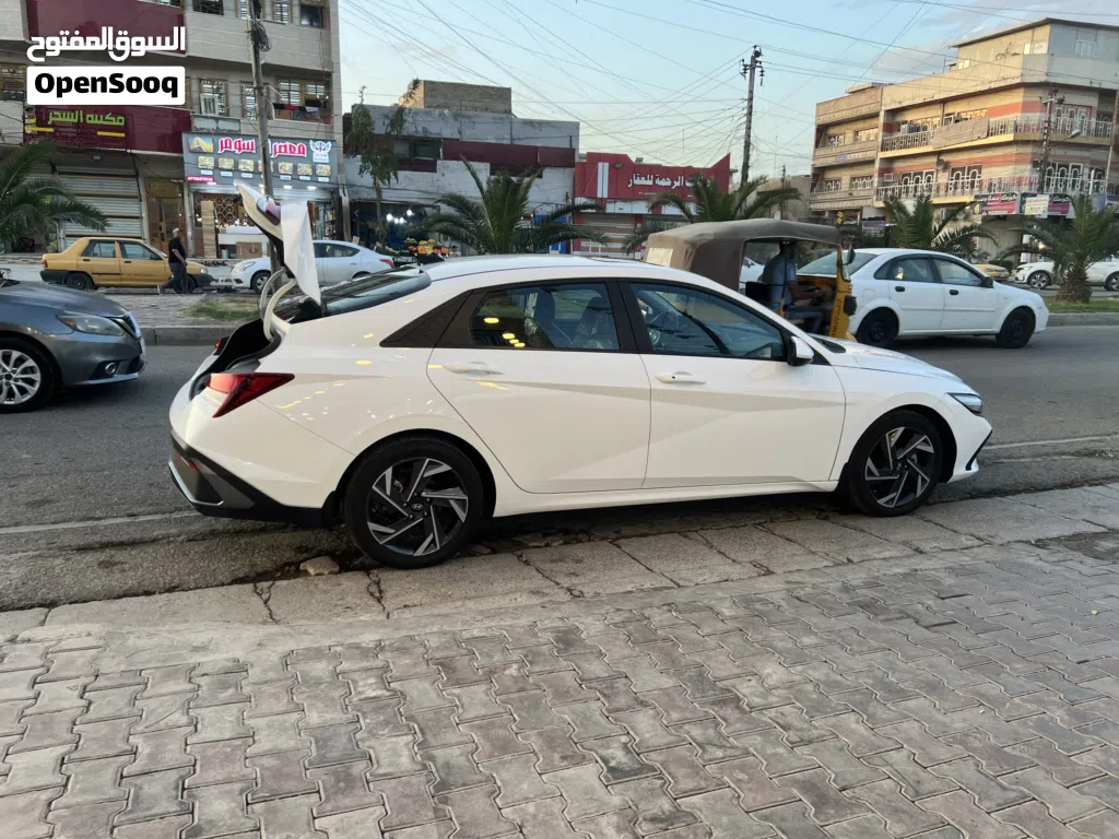 Hyundai Elantra Limited