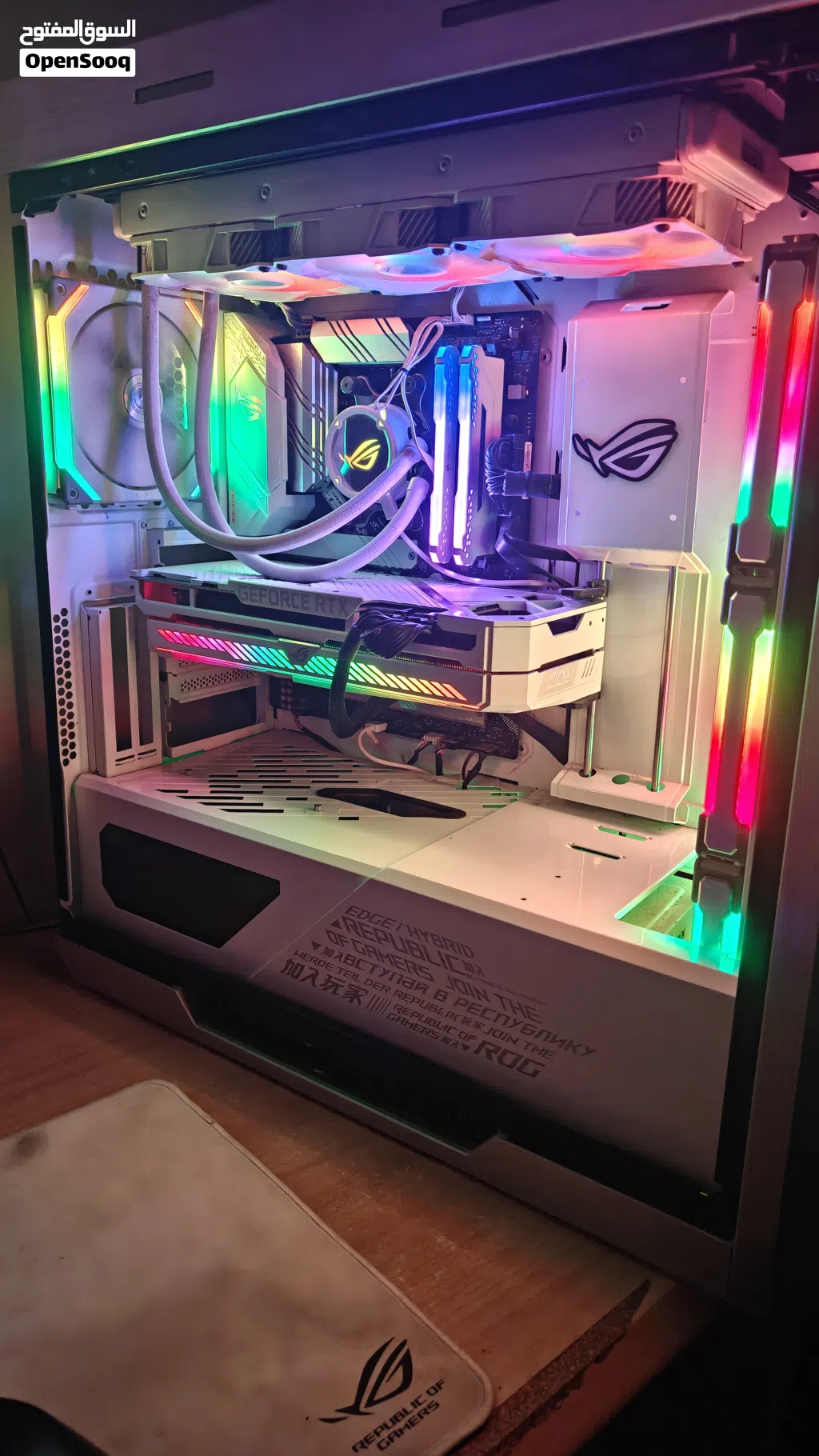 Asus ROG Helios white