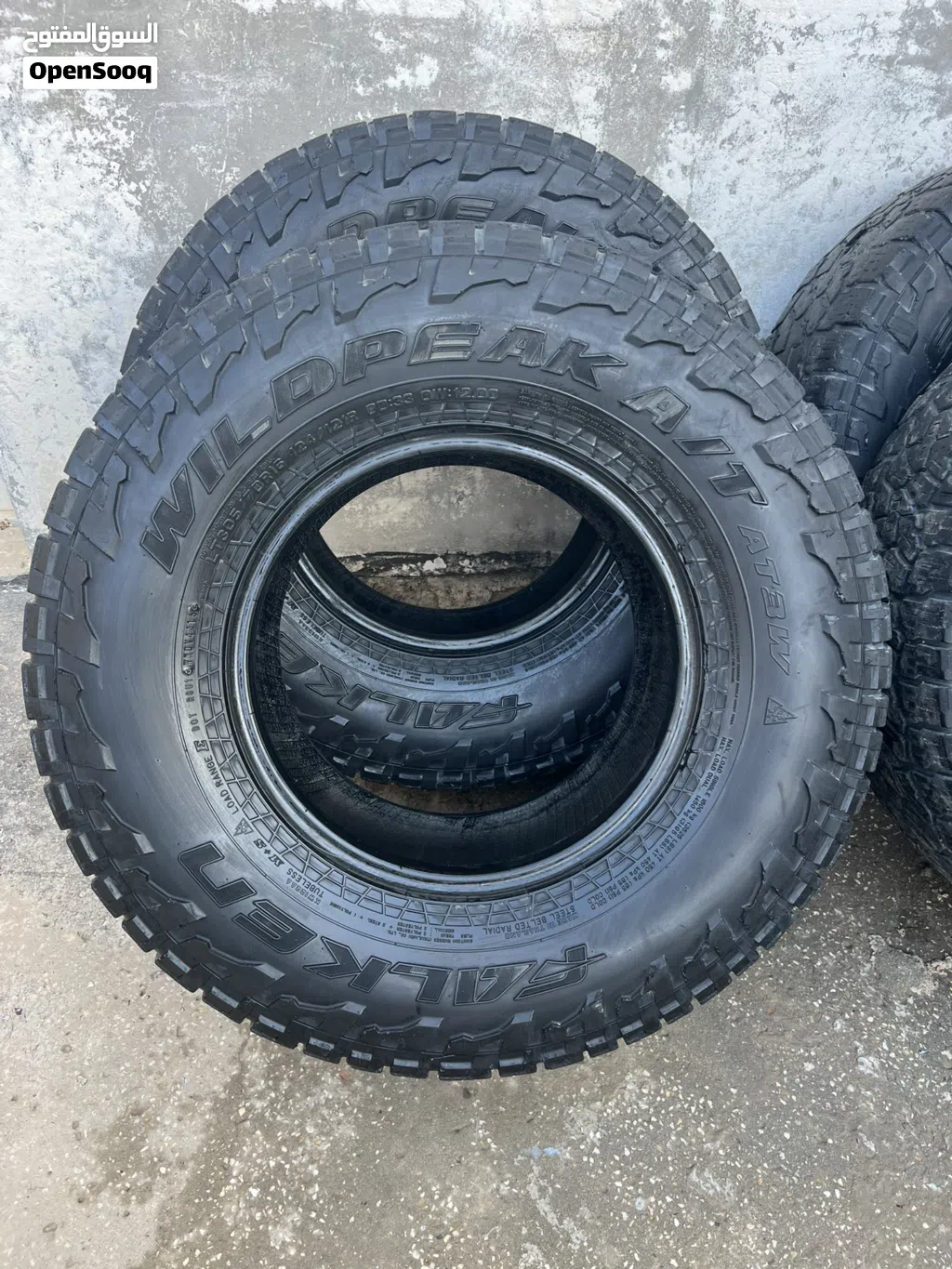 قومات يركبو عل تندرا او جيب او دوج سايز 305-70-16