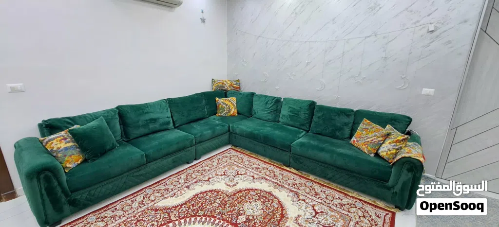 طقم كورنر فخم مع مجوزه +سجادة للبيع