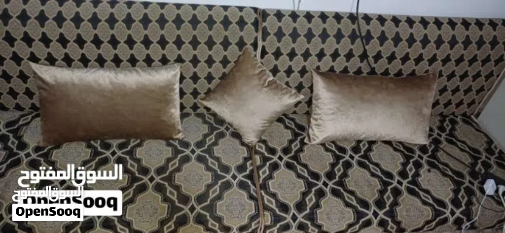 قماش جاكار غني عن التعريف