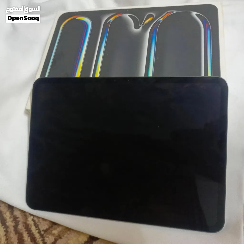 ipad pro M4 256GB بحالة ممتازه كفالة شركة أبل فعاله لتاريخ 11/08/2026