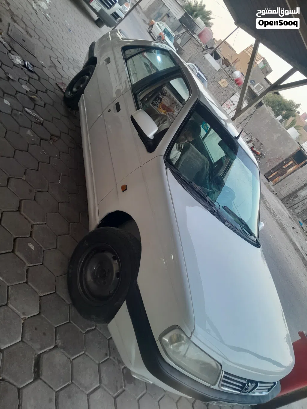 Peugeot 405