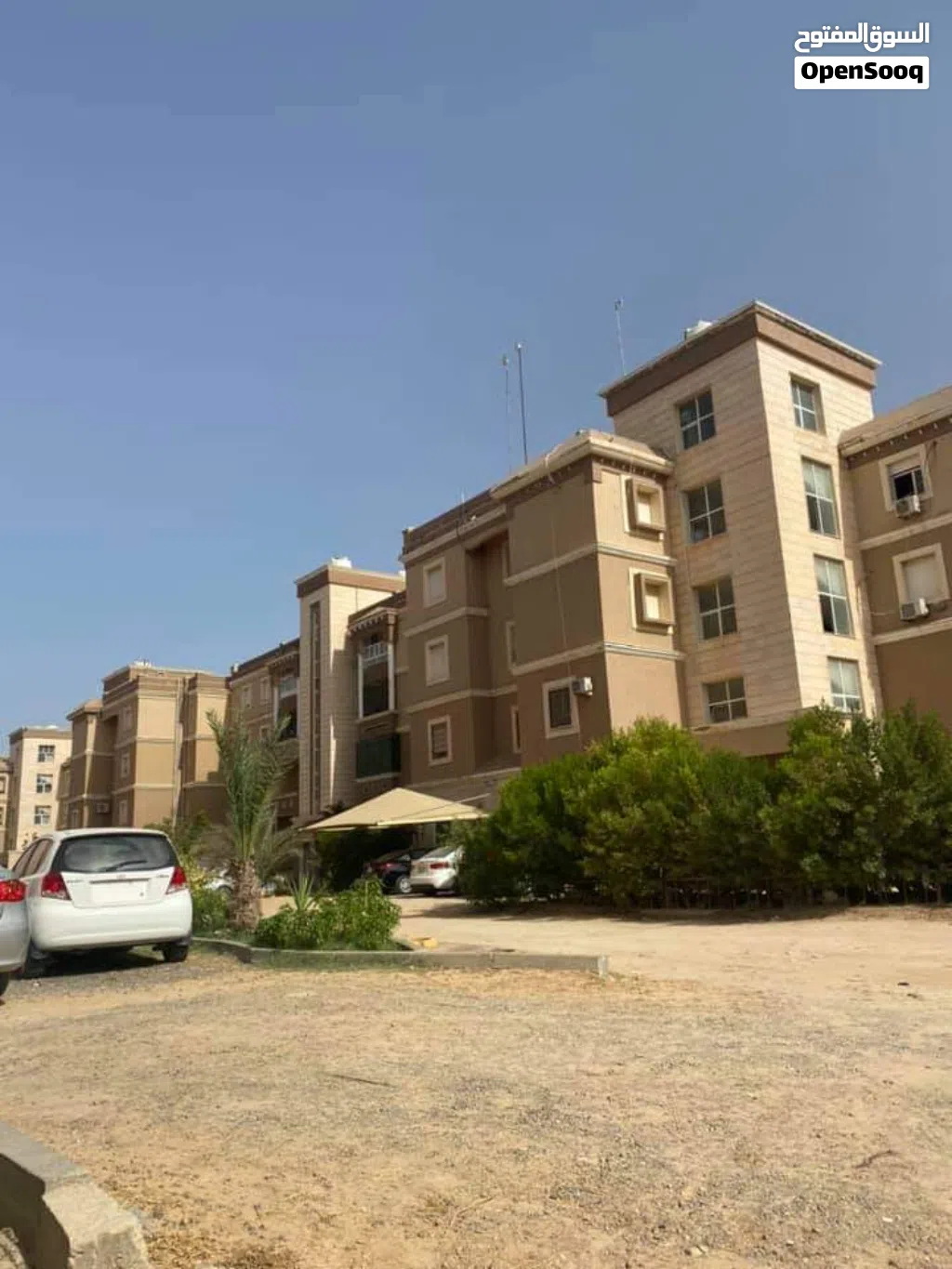 شقة الايجار في عمارات البطاطا بن دخيل دور اول عايلة ليبين او اجانب