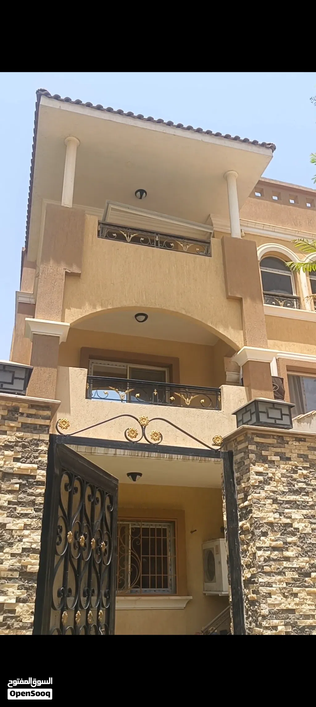 الخمايل ارضي بحديقه موقع مميز جدا سوبر لوكس