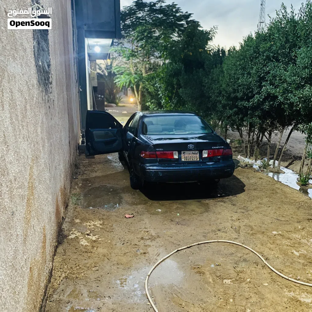 تويوتا كامري LE