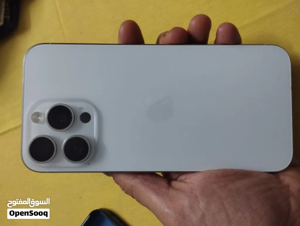iphone 15 pro max للبيع بحالةالزيرو معفي ضريبة وتر بروف بالعلبة والشاحن الاصلي