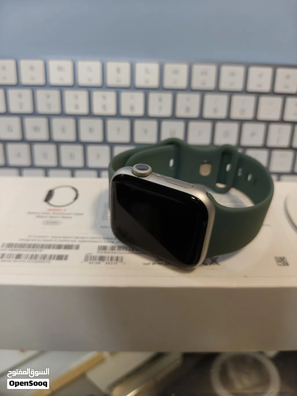 Apple watch 4 44 Mm بحالة الوكاااله