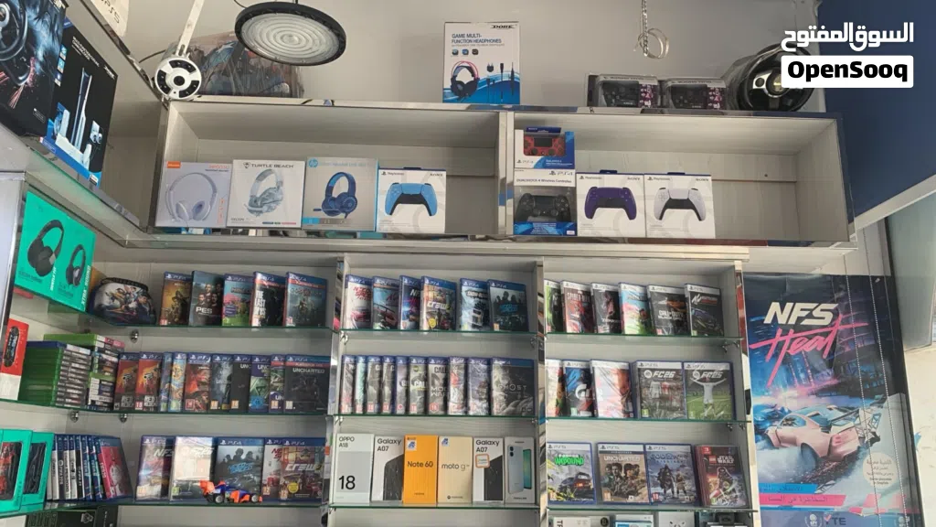 we are selling ps2,ps3,ps4,ps5,xoboxone,xbox 360 cds new and used both available