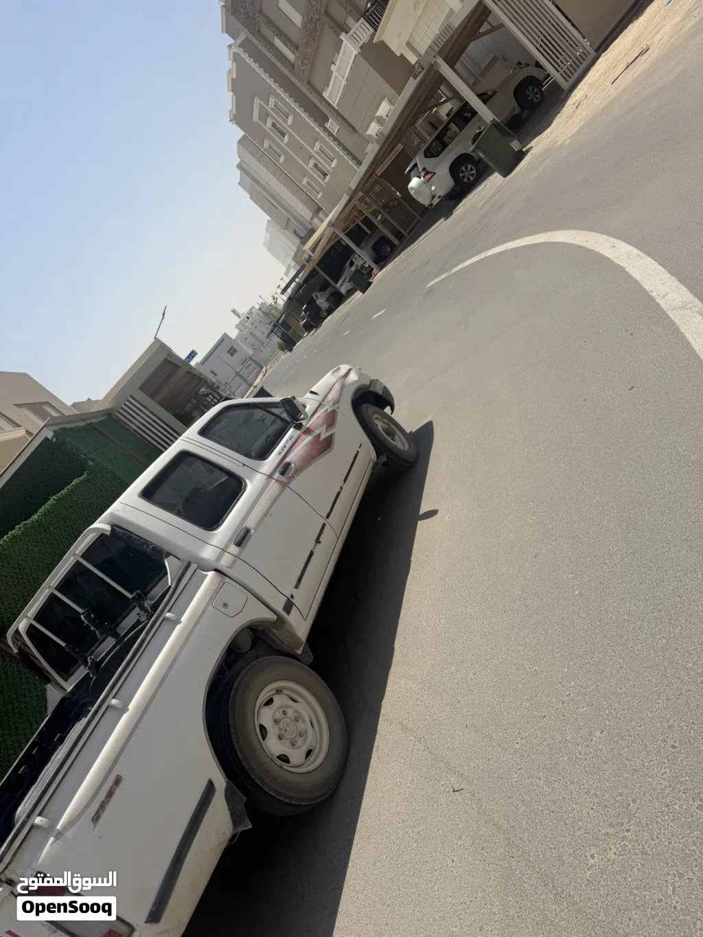 نيسان اخرى