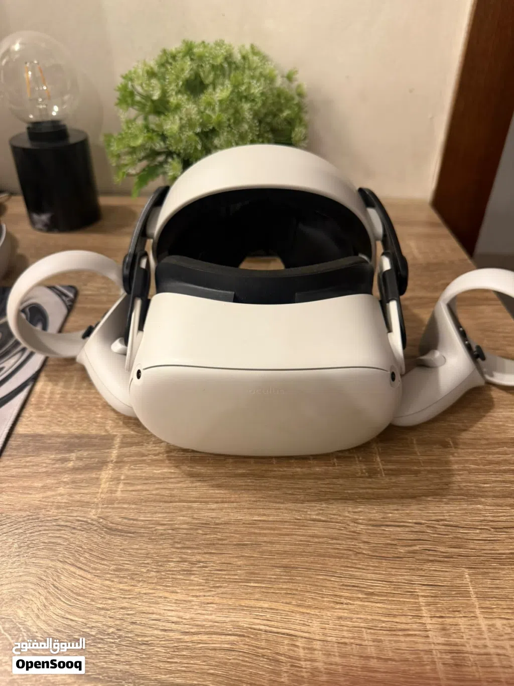 For Sale Oculus meta quest 2 with custom head