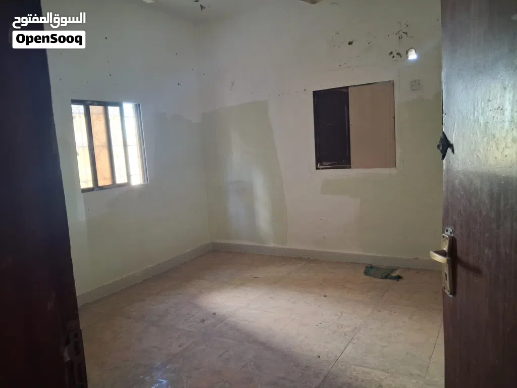 بيت قديم في العامرات الثالثه