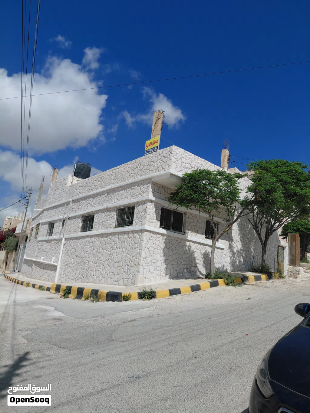 بيت مستقل للبيع في موقع مميز