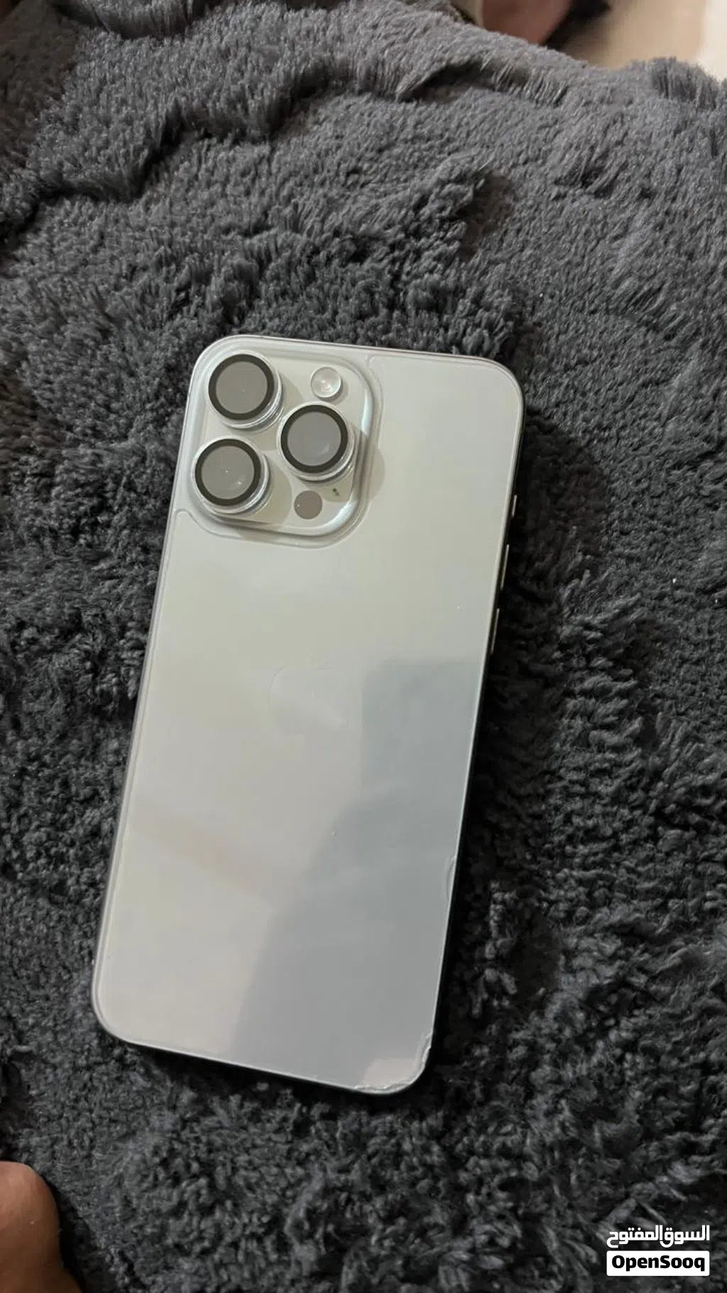 للبيع iPhone 15 Pro Max - مساحة 256 جيجا - نظافة ممتازة