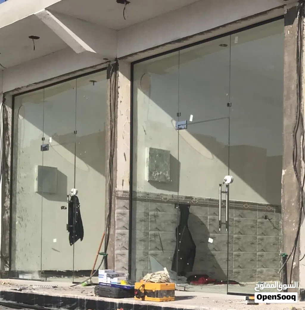 باب سكيورتي مال محلات ومكاتب مستعمل للبيع بسعر مناسب قياسات 3 ب 2 ونص