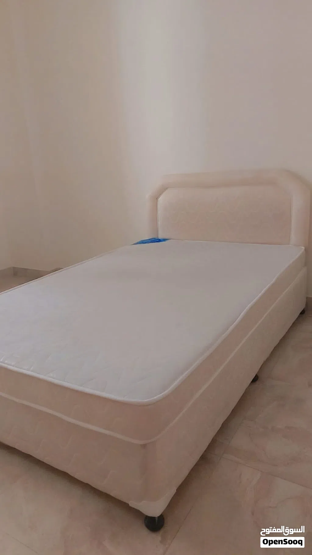 سرير نظيف جداً للبيع استعمل قليل المكان الخوض