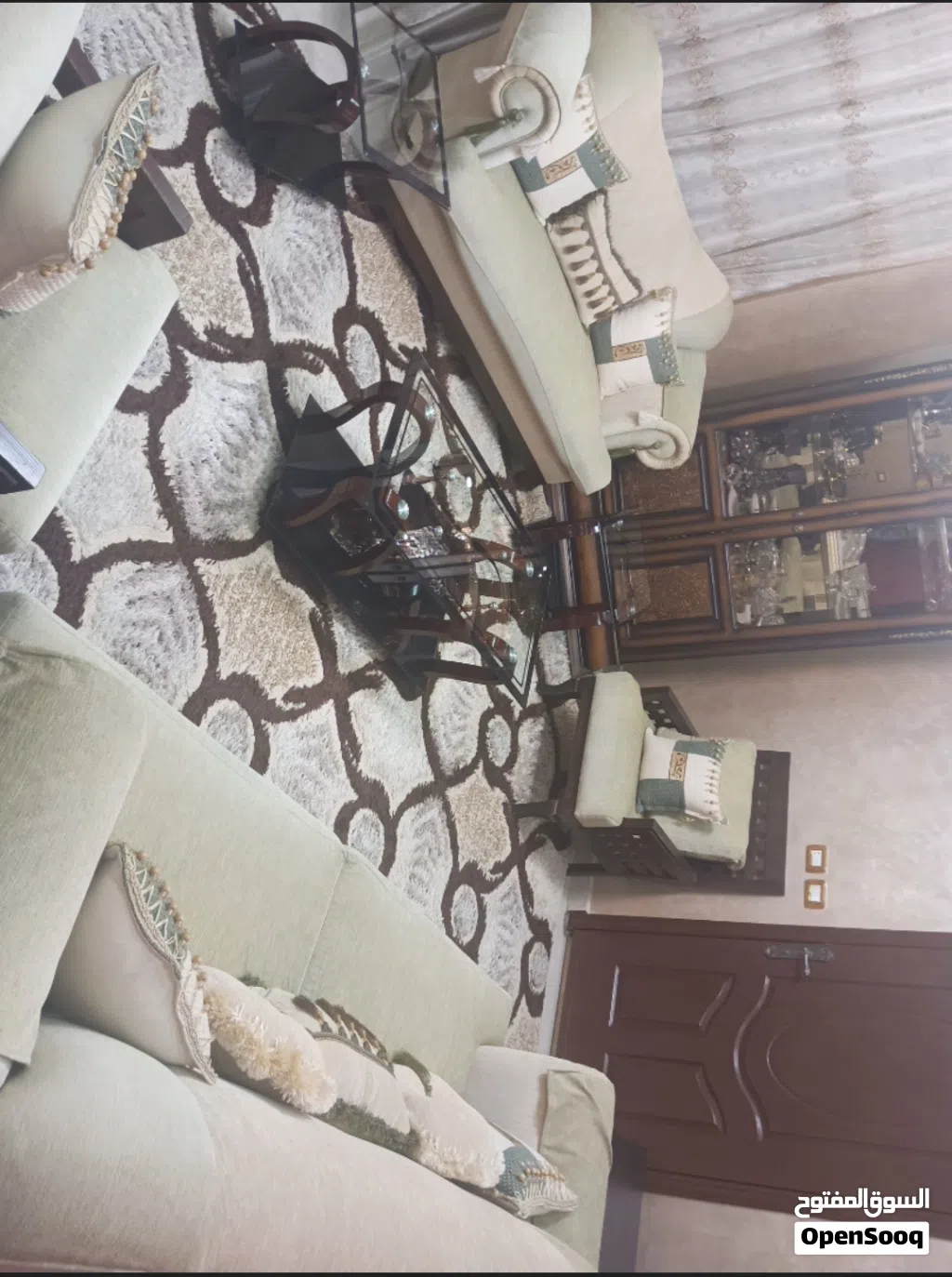 طقم فاخر لغرفه الضيوف (مع طقم الطاولات هديه)