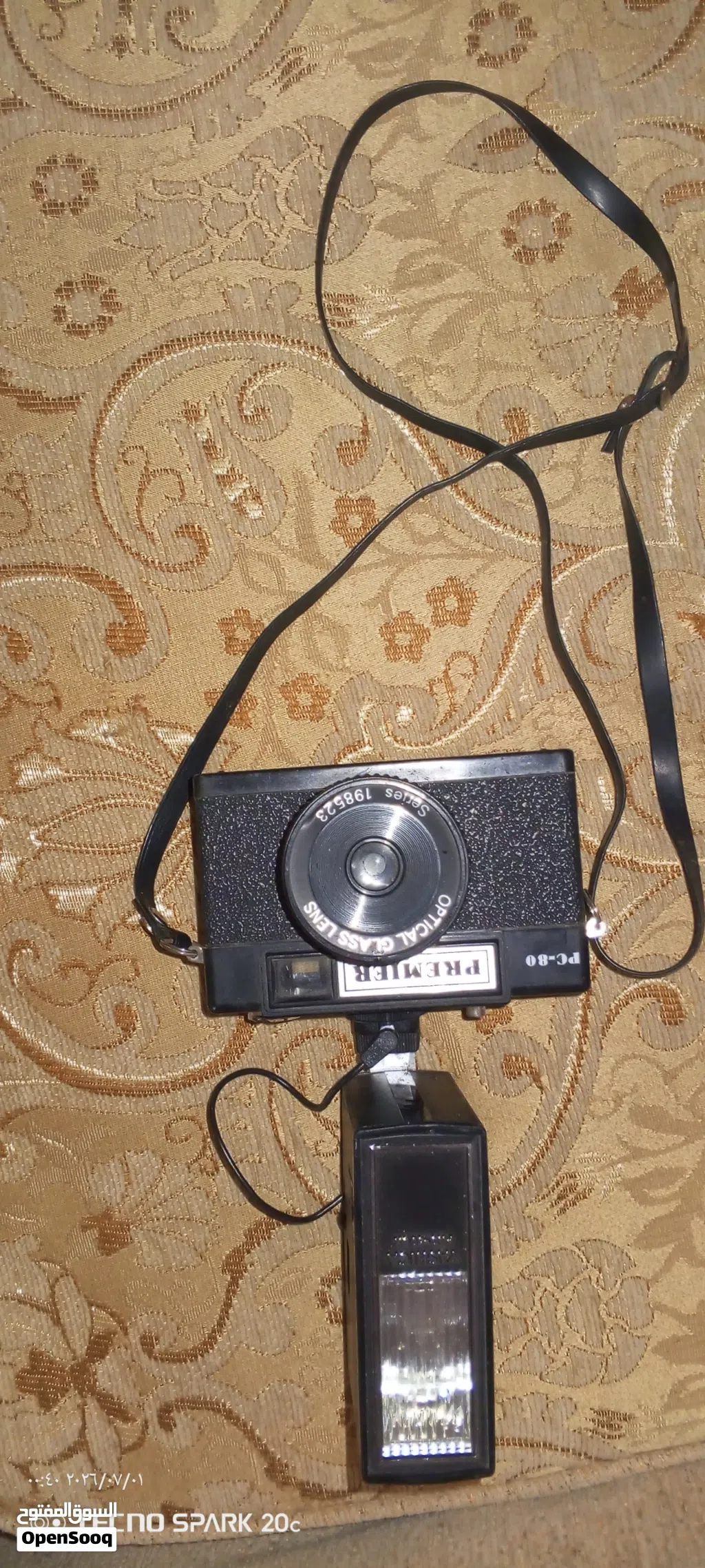 كاميرامع فلاش.