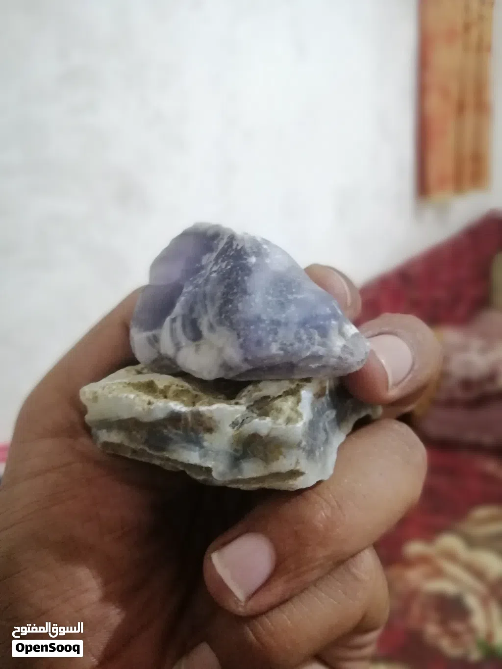عقيق بنفسجي خام