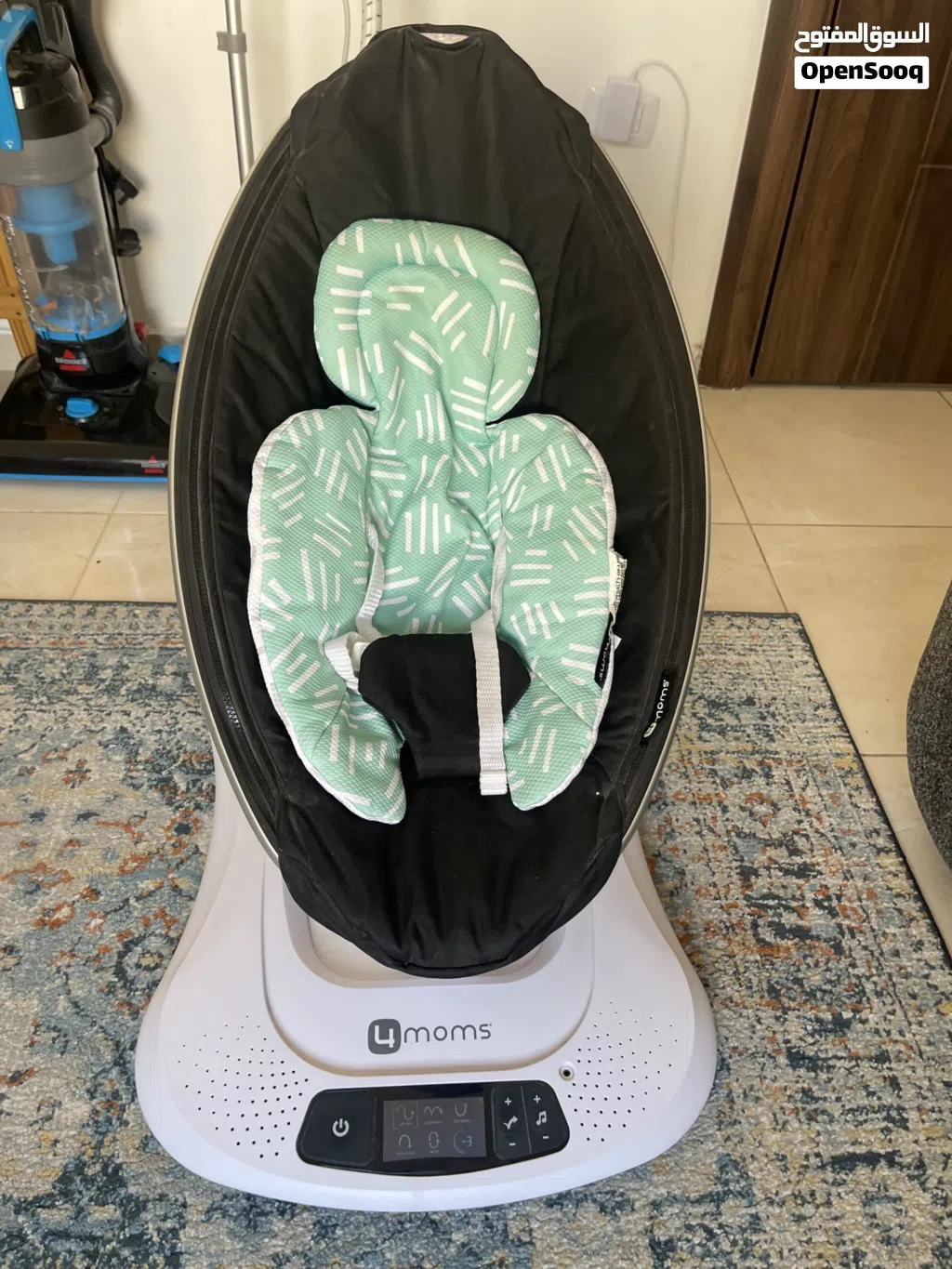 هزّازة/مرجيحة ذكية للرضّع من 4moms تعمل بالكهرباء، مصممة لتهدئة الطفل بحركات هادئة تحتاج صيانه