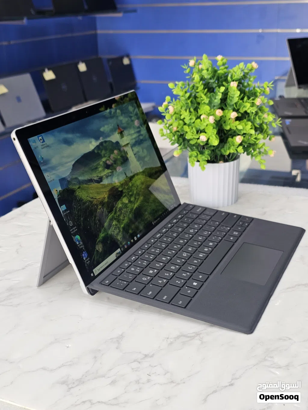 Microsoft Surface pro 5 Processor i5 Genration 7th 8gb ram 256gb ssd 2k resolution Touchscreen