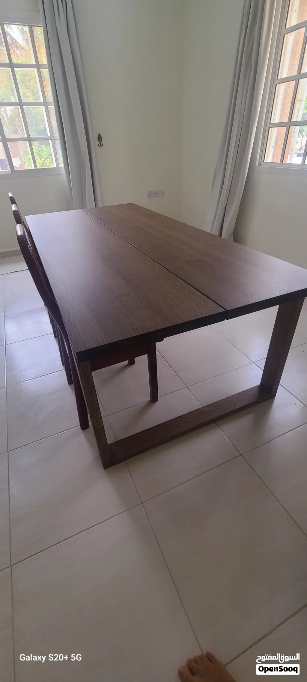 dinning table up to 10 seats