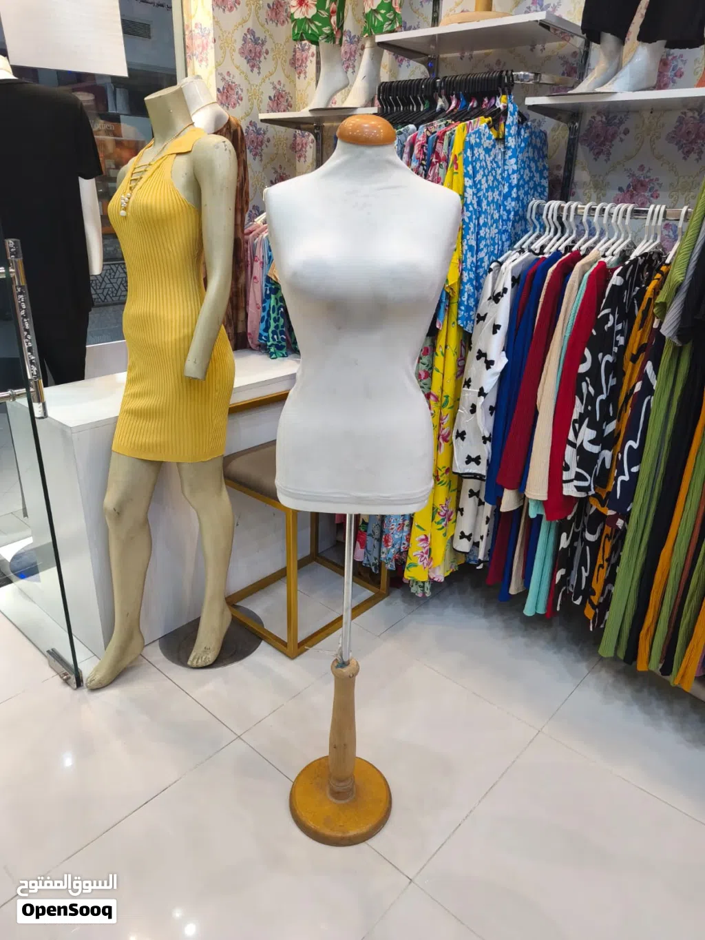 منيكنات عرض ملابس استندات علقيات