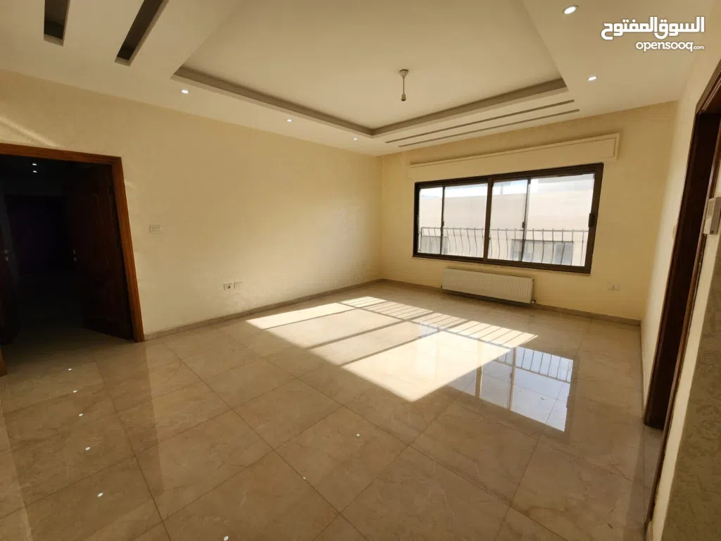 شقة مع روف منفصلين للبيع في دير غبار ref: 14232