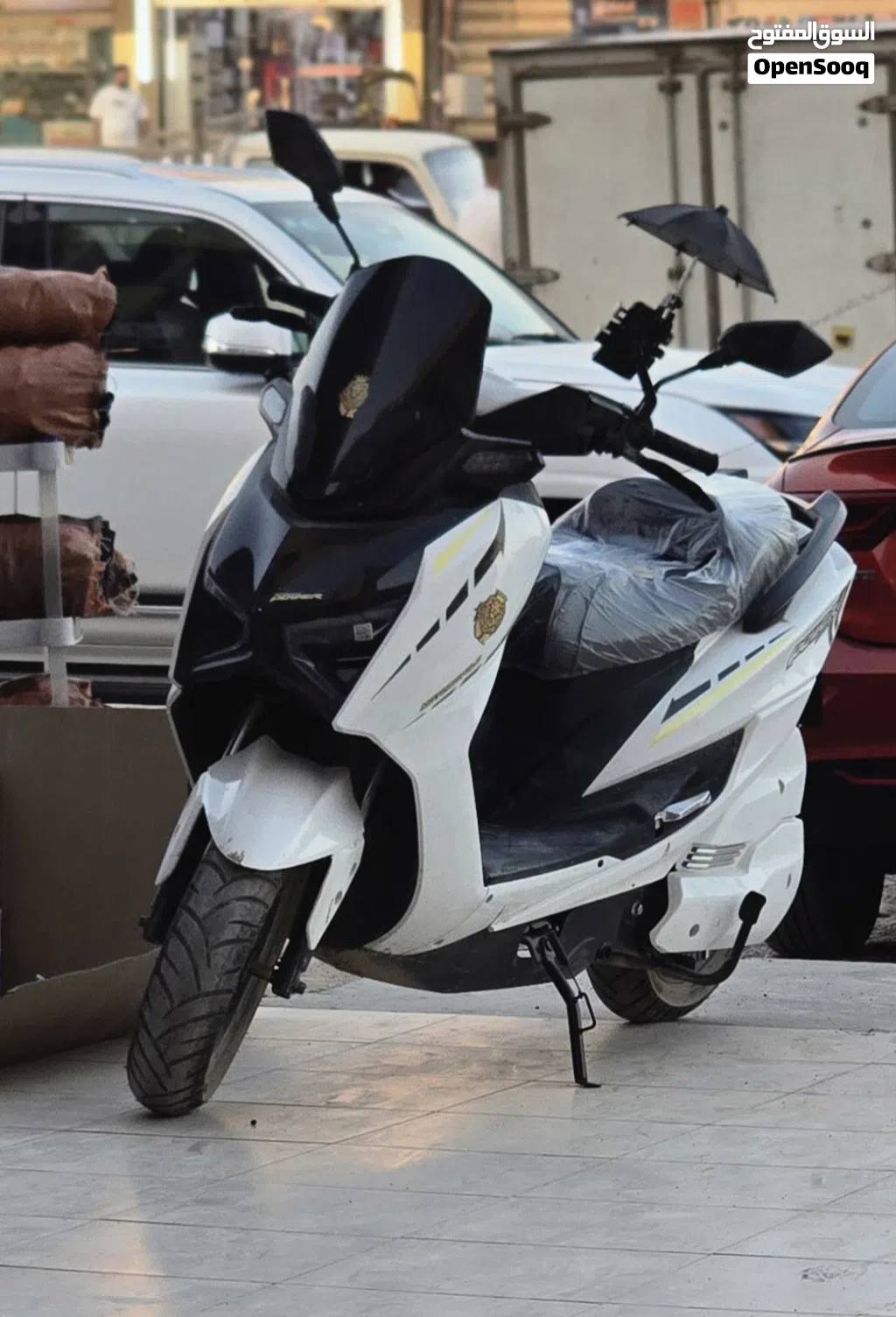 دراجه شحن جديد TMAX مع وصل الضمان بحجم ممتاز ماركه ممتازة