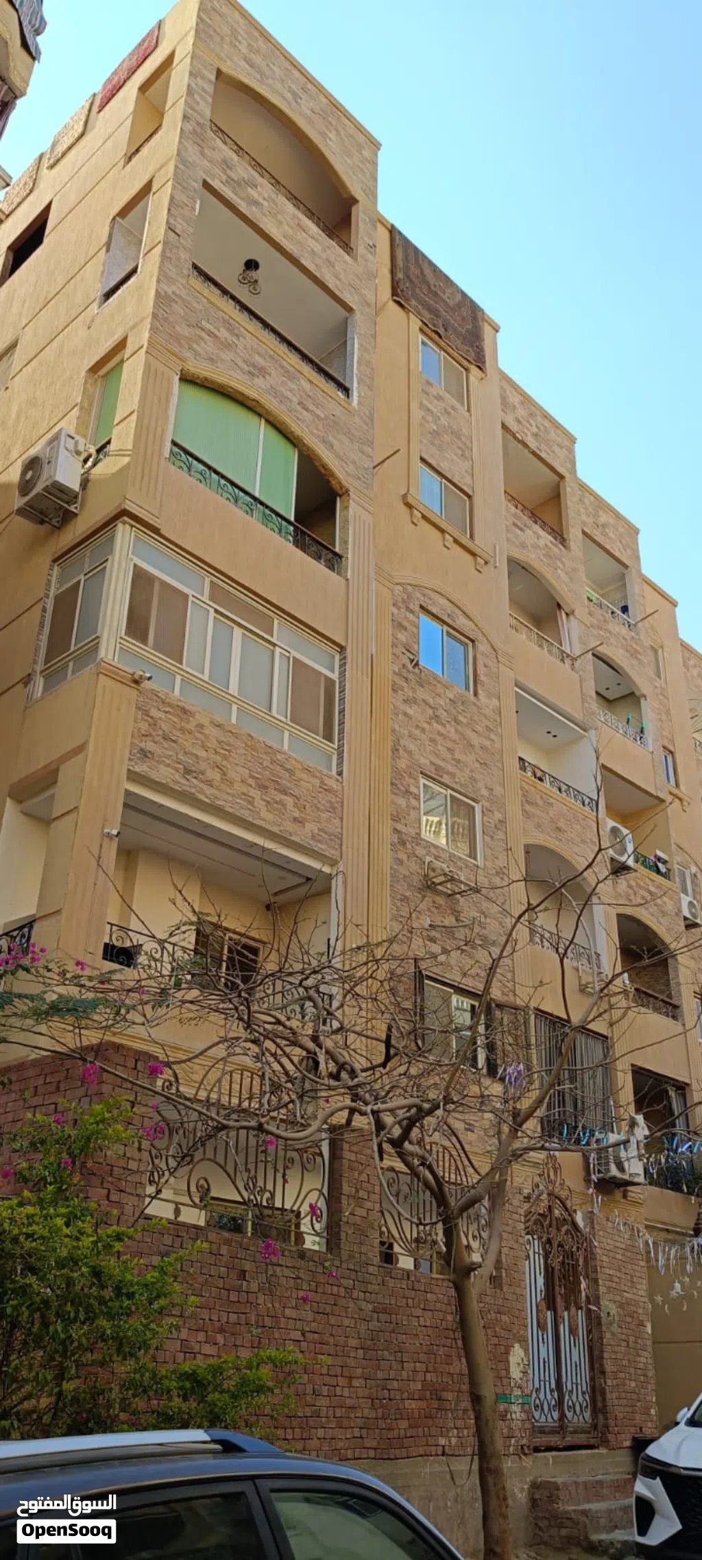 من المالك مباشر شقه 115 متر بالقرب من البوابه بأفضل المواقع بحدائق الاهرام