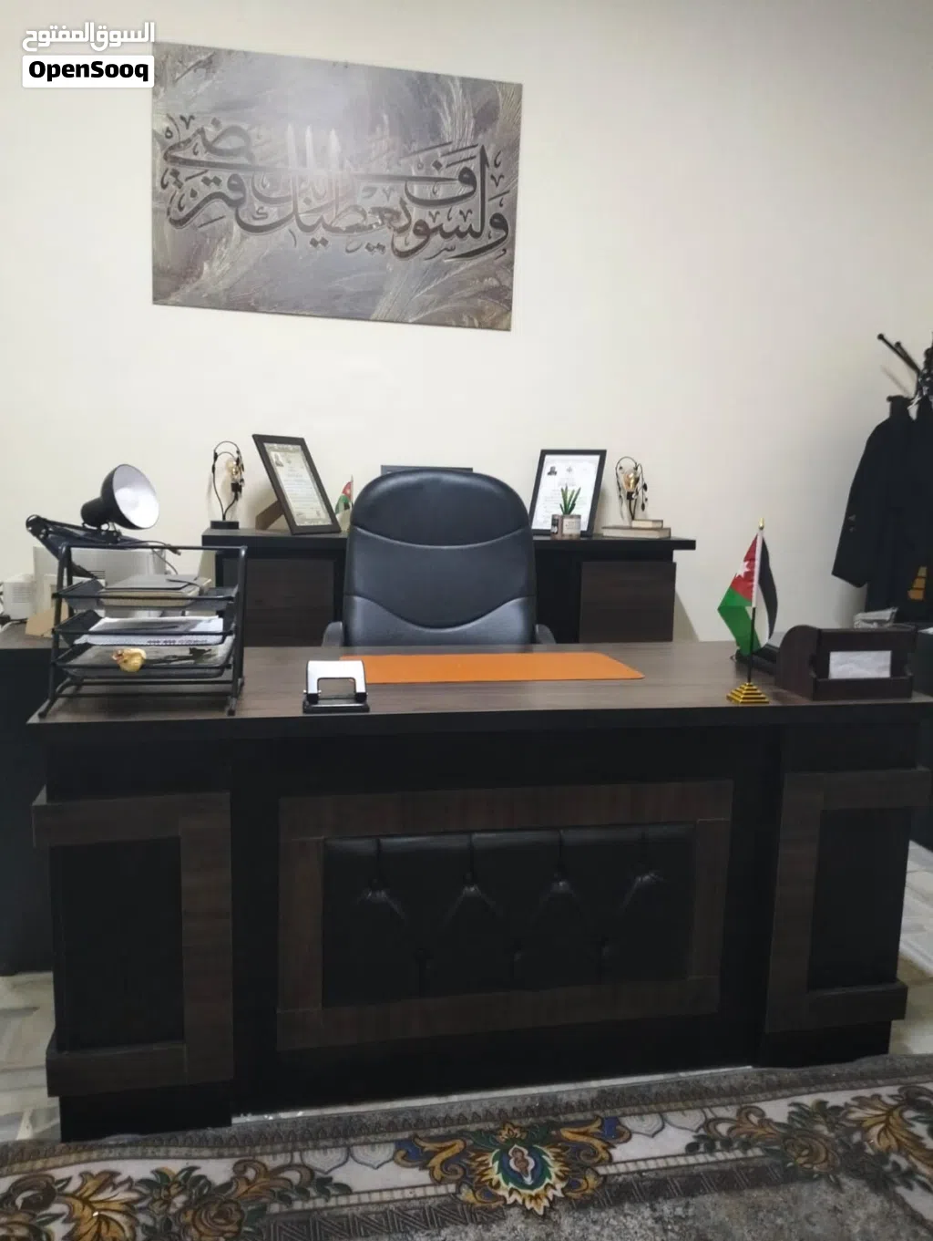 مكتب بحالة جديد