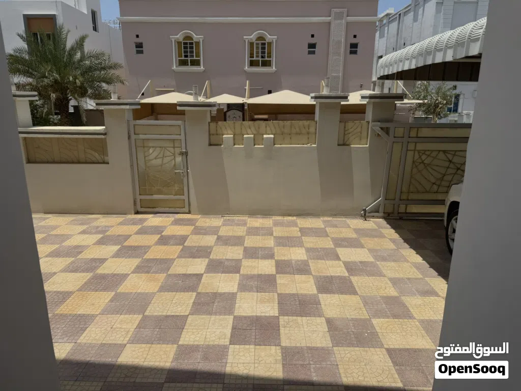 فيلا للبيع في المعبيلة السابعة / من المالك مباشرة