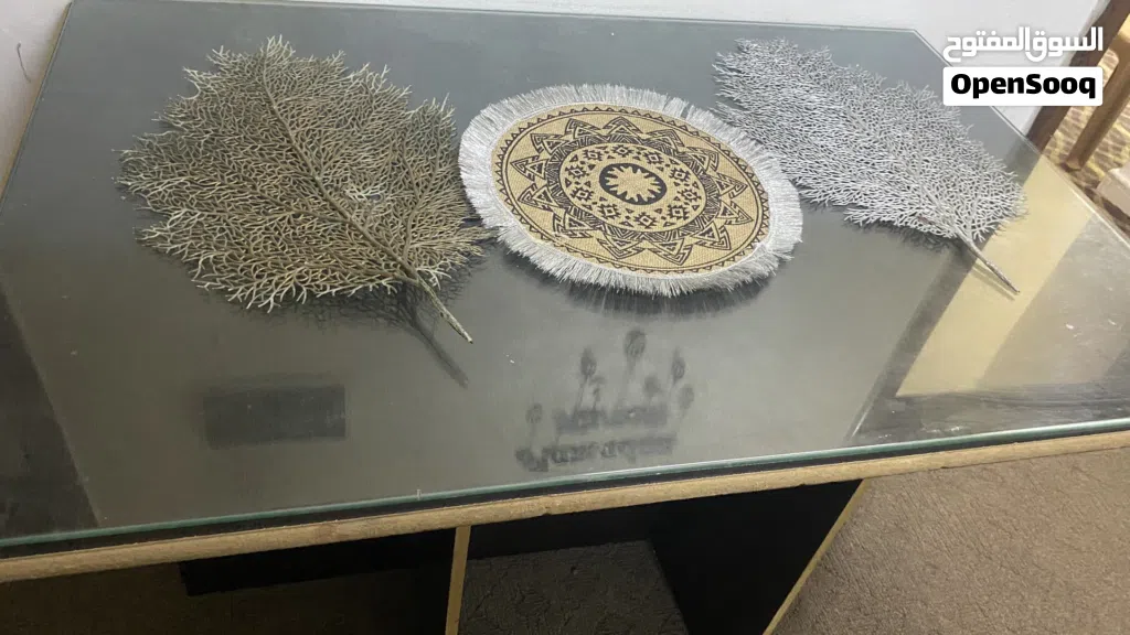 طاولة سفرة دون كراسي