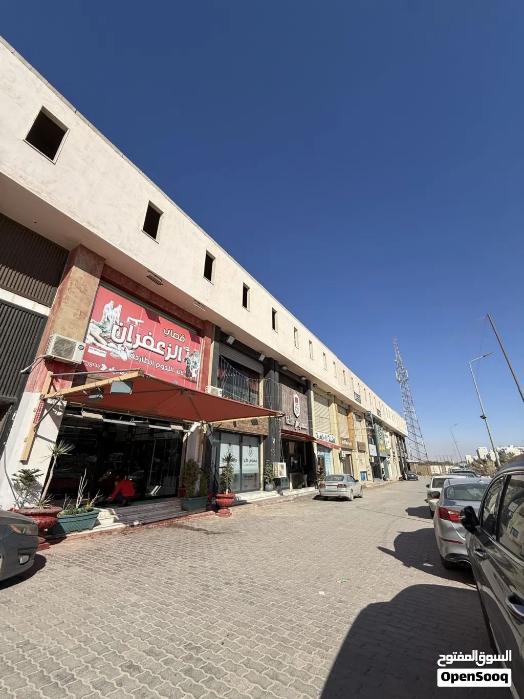 مكتب ايجار عند نادي قايرونس