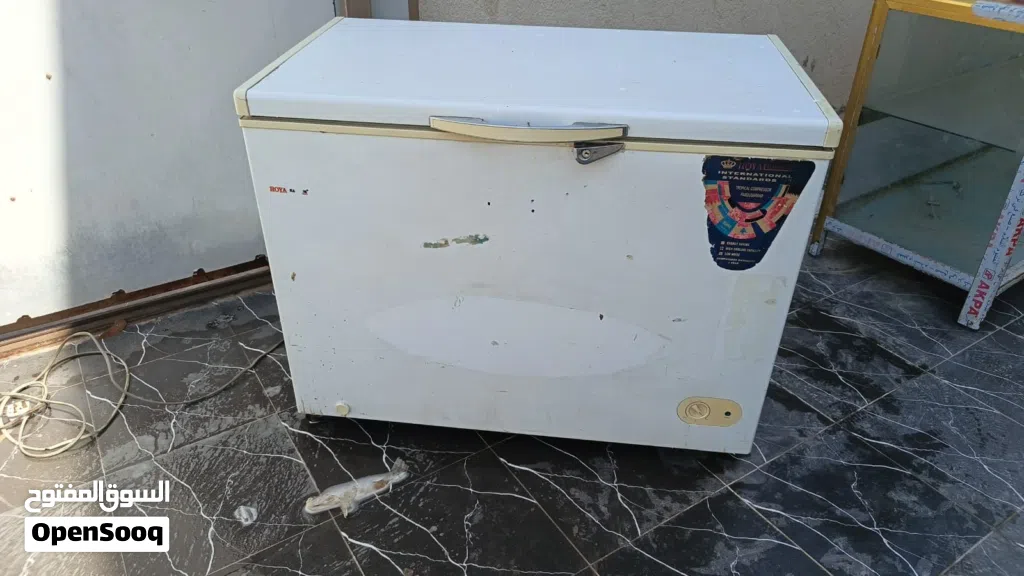 جام خانه المنيوم نظيفه نسبة النظافه 80 بالميه مع جرار مالت محل مع فريز نظيف شغال